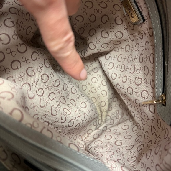 Guess Shoulder Bag Light pink, cream, and blue - Picture 5 of 16